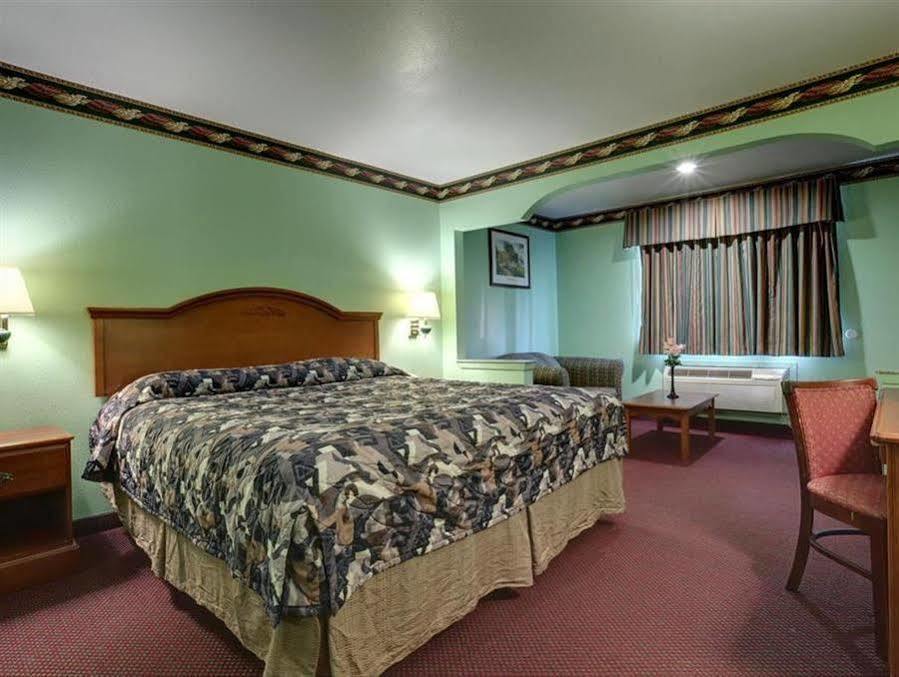 America'S Best Value Inn & Suites - Rosenberg/Houston Eksteriør billede