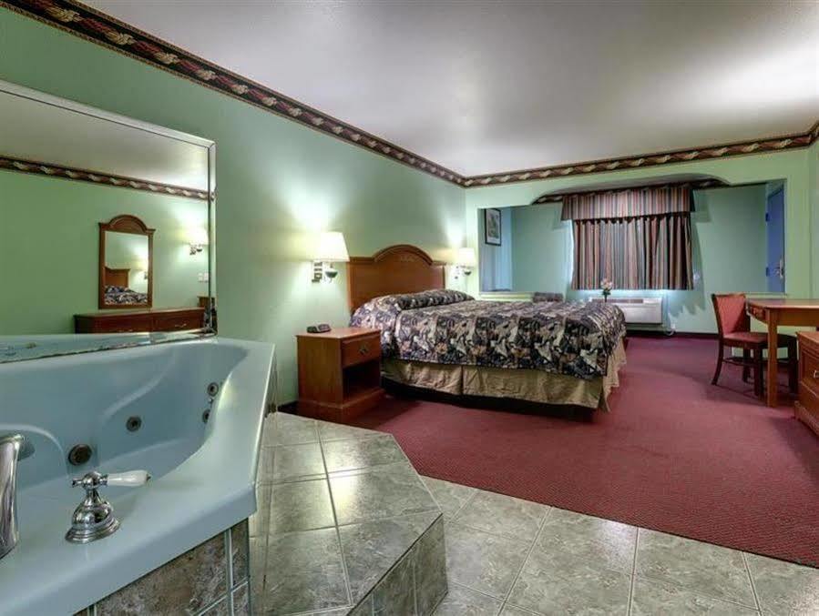 America'S Best Value Inn & Suites - Rosenberg/Houston Eksteriør billede